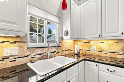 70 7th St, Tracy, CA 95376 - Photo 16