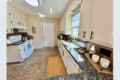 272 Lorraine Blvd, San Leandro, CA 94577 - Photo 22