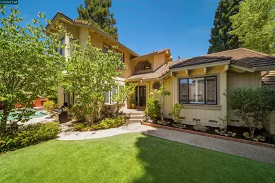 951 Redwood Dr, Danville, CA 94506 - Photo 2
