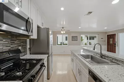 8185 Arroyo Dr #3, Pleasanton, CA 94588 - Photo 10