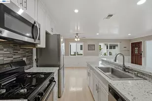 8185 Arroyo Dr, Pleasanton, CA 94588 - Photo 10