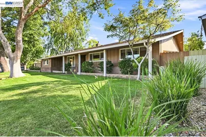 1661 Beckner Ct, Concord, CA 94521 - Photo 2