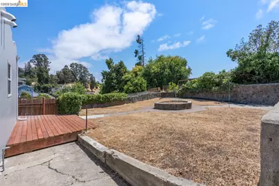 1923 Thompson Ln, El Sobrante, CA 94803 - Photo 32