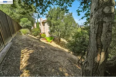 27468 Hayward Blvd, Hayward, CA 94542 - Photo 68