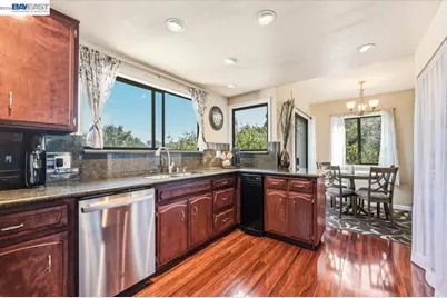 27468 Hayward Blvd, Hayward, CA 94542 - Photo 18