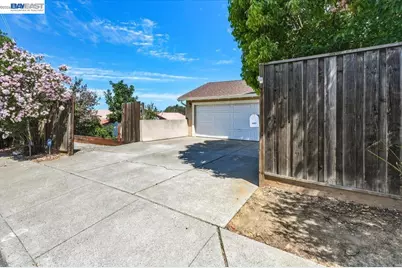 27468 Hayward Blvd, Hayward, CA 94542 - Photo 4
