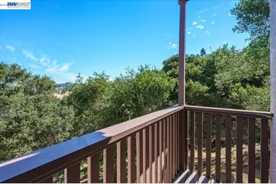 27468 Hayward Blvd, Hayward, CA 94542 - Photo 24
