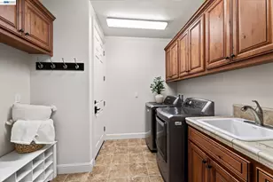 3182 Ashbourne Cir, San Ramon, CA 94583 - Photo 26
