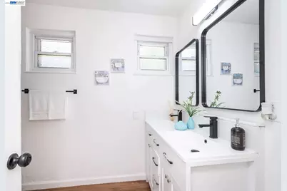 2257 Edison Ave, Sacramento, CA 95821 - Photo 6