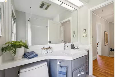 4258 Lakeshore Ave, Oakland, CA 94610 - Photo 38