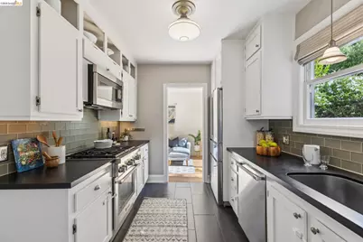 4258 Lakeshore Ave, Oakland, CA 94610 - Photo 20