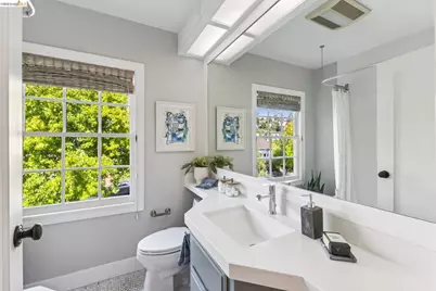 4258 Lakeshore Ave, Oakland, CA 94610 - Photo 40