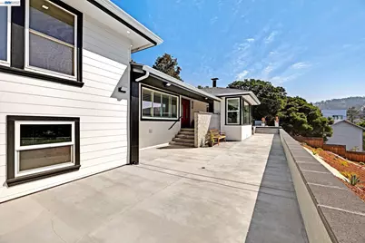 4363 Short Hill Road, Oakland, CA 94605 - Photo 2