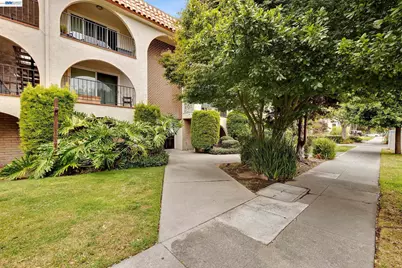 2133 Santa Clara Ave #328, Alameda, CA 94501 - Photo 4