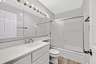 2133 Santa Clara Ave, Alameda, CA 94501 - Photo 22