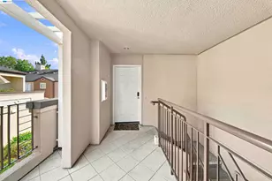 690 Applause Pl, San Jose, CA 95134 - Photo 4