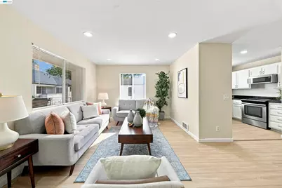 690 Applause Pl, San Jose, CA 95134 - Photo 10