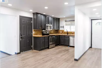 828 Coral Dr, Rodeo, CA 94572 - Photo 2