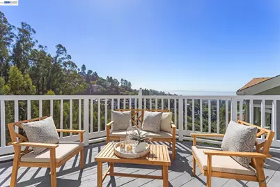 7081 Elverton Dr, Oakland, CA 94611 - Photo 44