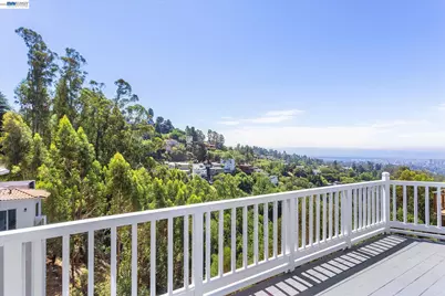7081 Elverton Dr, Oakland, CA 94611 - Photo 48