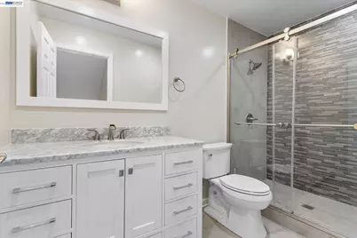 7081 Elverton Dr, Oakland, CA 94611 - Photo 52