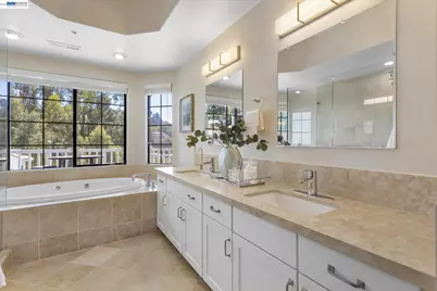 7081 Elverton Dr, Oakland, CA 94611 - Photo 72
