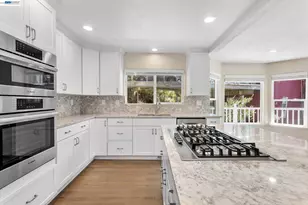 7081 Elverton Dr, Oakland, CA 94611 - Photo 32