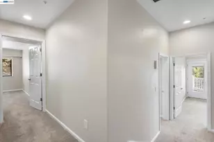 7081 Elverton Dr, Oakland, CA 94611 - Photo 56