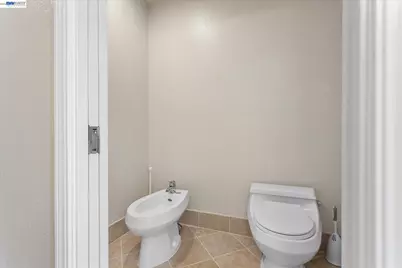 7081 Elverton Dr, Oakland, CA 94611 - Photo 76