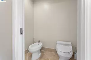 7081 Elverton Dr, Oakland, CA 94611 - Photo 76