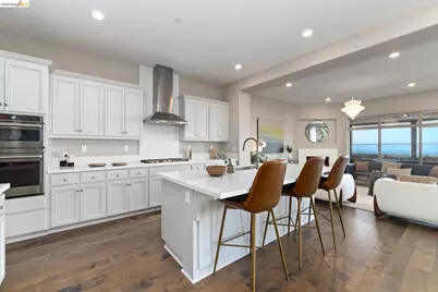 6713 Skyview Dr., Oakland, CA 94605 - Photo 18