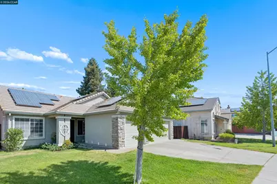 813 Topaz Cir, Vacaville, CA 95687 - Photo 2