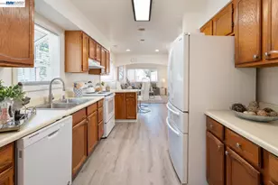 21743 Princeton St, Hayward, CA 94541 - Photo 12