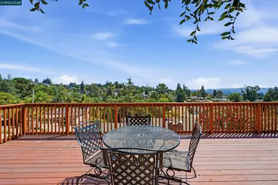 18490 Carlwyn Dr, Castro Valley, CA 94546 - Photo 2