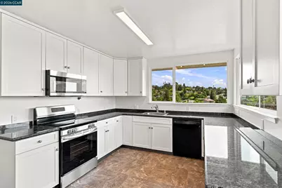 18490 Carlwyn Dr, Castro Valley, CA 94546 - Photo 14