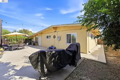 5621 27th Ave, Sacramento, CA 95820 - Photo 46