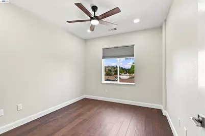 37 Esfahan Dr, San Jose, CA 95111 - Photo 32