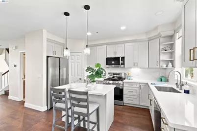 37 Esfahan Dr, San Jose, CA 95111 - Photo 16