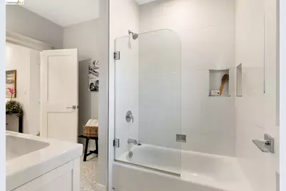 4811 Webster St, Oakland, CA 94609 - Photo 38