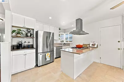 36267 Toulon Pl, Newark, CA 94560 - Photo 14