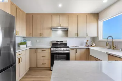 22446 Ralston Ln, Hayward, CA 94541 - Photo 10