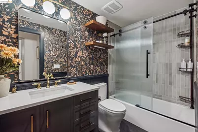 2861 Regatta Dr, Oakland, CA 94601 - Photo 22