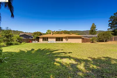 12 Teakwood Ct, San Rafael, CA 94901 - Photo 42