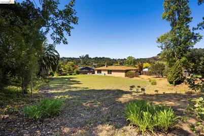12 Teakwood Ct, San Rafael, CA 94901 - Photo 44