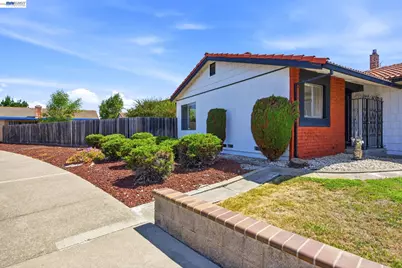 2467 Hibiscus Dr, Hayward, CA 94545 - Photo 4