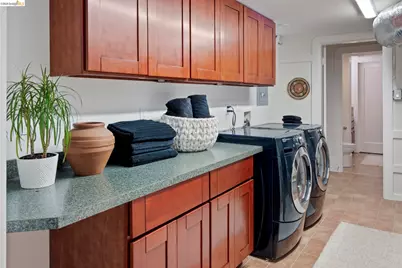 330 Wildwood Avenue, Piedmont, CA 94611 - Photo 34