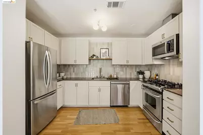 711 Walker Ave #202, Oakland, CA 94610 - Photo 22