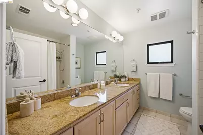 711 Walker Ave #202, Oakland, CA 94610 - Photo 42
