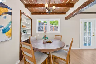 8382 Golf Links Rd, Oakland, CA 94605 - Photo 16