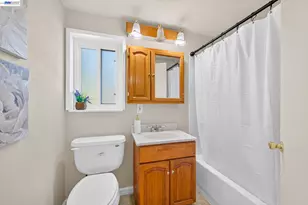 8382 Golf Links Rd, Oakland, CA 94605 - Photo 12